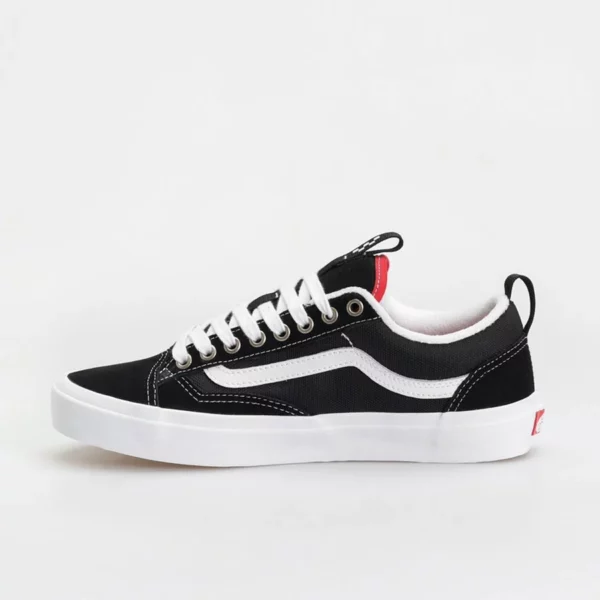 Vans Skate Old Skool 36+ fekete színű gördeszkás cipő – ikonikus stílus modern frissítésekkel.