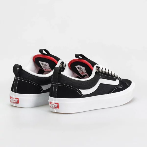 Vans Skate Old Skool 36+ fekete színű gördeszkás cipő – ikonikus stílus modern frissítésekkel.