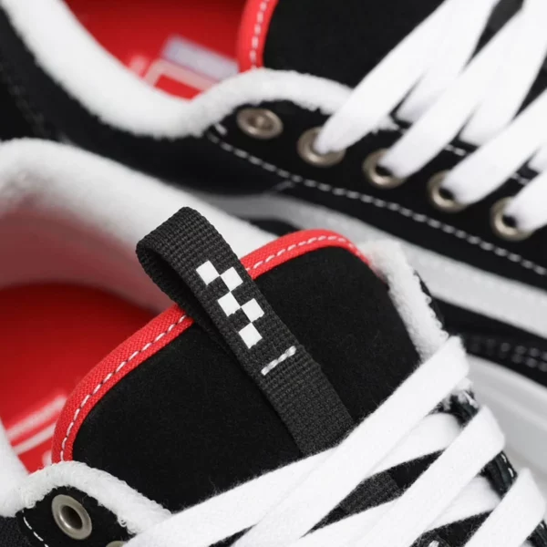 Vans Skate Old Skool 36+ fekete színű gördeszkás cipő – ikonikus stílus modern frissítésekkel.