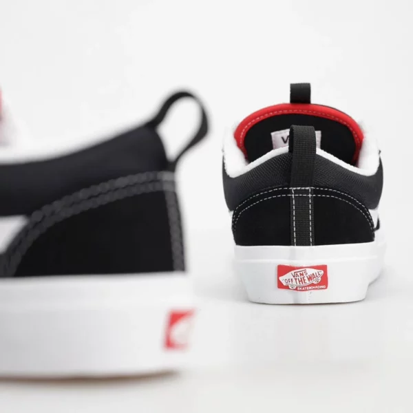 Vans Skate Old Skool 36+ fekete színű gördeszkás cipő – ikonikus stílus modern frissítésekkel.