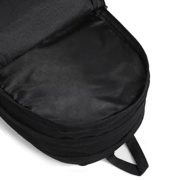 Vans Old Skool Trek hátizsák fekete színben, laptop rekesszel és oldalsó víztartó zsebbel.
