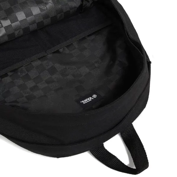 Vans Old Skool Trek hátizsák fekete színben, laptop rekesszel és oldalsó víztartó zsebbel.