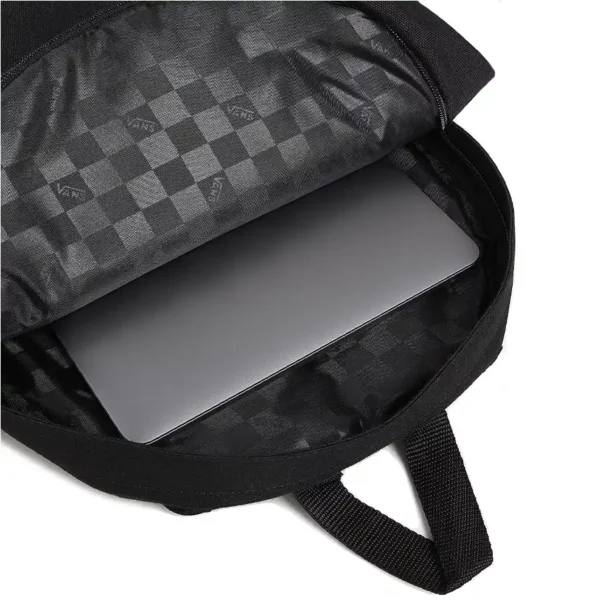 Vans Old Skool Trek hátizsák fekete színben, laptop rekesszel és oldalsó víztartó zsebbel.