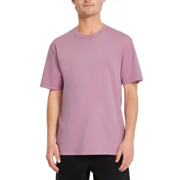Volcom Solid Stone Emb póló steel purple színben, prémium pamutból, hímzett logóval.