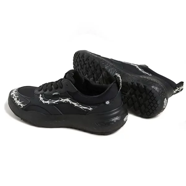 Vans Mte Ultrarange Neo Vr3 cipő reflective matte black silver mirror - fekete cipő ezüst színű töviskoszorú mintával.