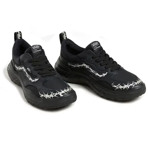 Vans Mte Ultrarange Neo Vr3 cipő reflective matte black silver mirror - fekete cipő ezüst színű töviskoszorú mintával.
