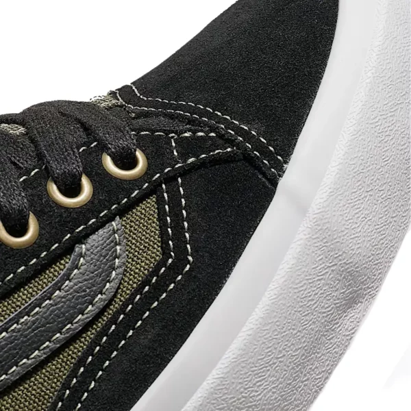 Vans Skate Old Skool 36+ fekete és zöld színű gördeszkás cipő – ikonikus stílus modern frissítésekkel.
