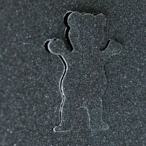 Grizzly Cutout griptape fekete színben, mackó logó kivágással, goofy foot álláshoz