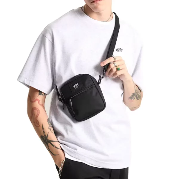 Vans Bail Shoulder Bag válltáska fekete színben, Cordura ripstop anyagból, kompakt méretű, állítható vállpántta