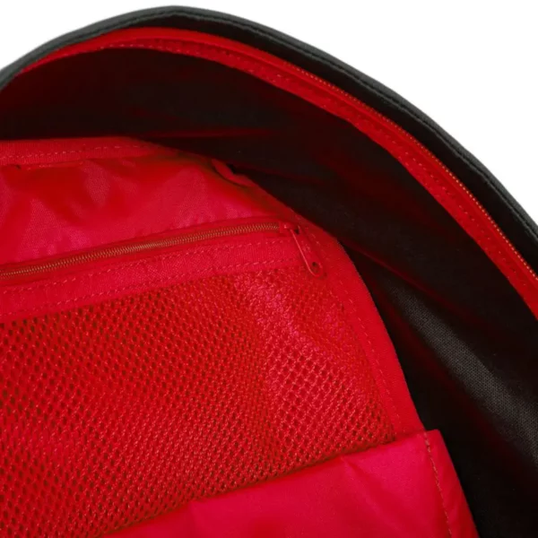 Eastpak Out Of Office hátizsák Kontrast Scarlet színben, párnázott hátrésszel és laptoprekesszel