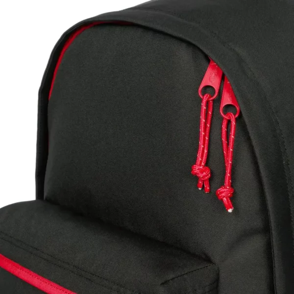 Eastpak Out Of Office hátizsák Kontrast Scarlet színben, párnázott hátrésszel és laptoprekesszel
