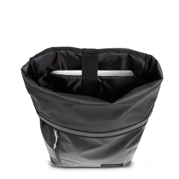 Eastpak Up Roll fekete hátizsák roll-top zárással és oldalsó palacktartóval