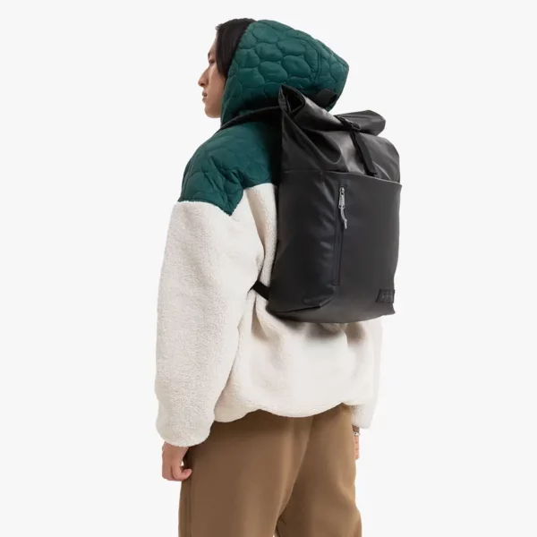 Eastpak Up Roll fekete hátizsák roll-top zárással és oldalsó palacktartóval