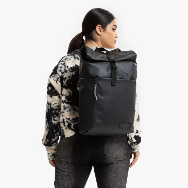 Eastpak Up Roll fekete hátizsák roll-top zárással és oldalsó palacktartóval