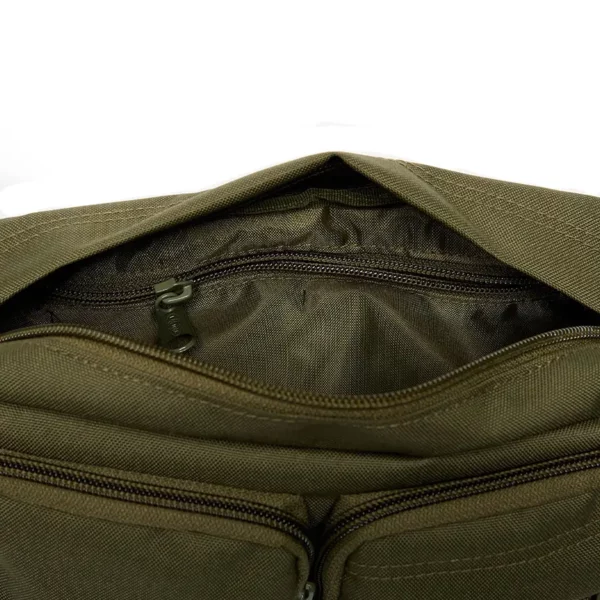 Eastpak Double crossbody övtáska – dark grass - zöld színben, két elülső zsebbel és állítható pánttal