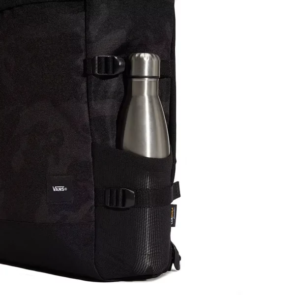 Vans Omit fekete hátizsák Cordura® anyagból, 28 literes űrtartalommal és laptoptartó rekesszel