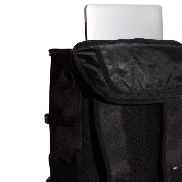 Vans Omit fekete hátizsák Cordura® anyagból, 28 literes űrtartalommal és laptoptartó rekesszel