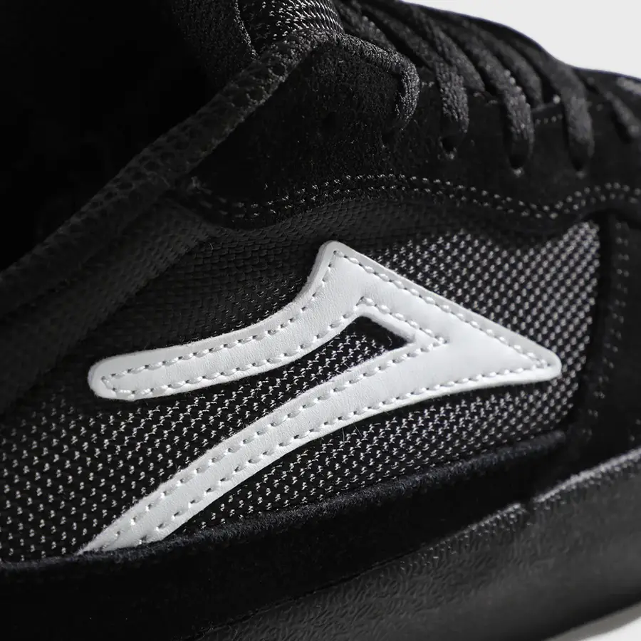 Lakai Cambridge fekete gördeszkás cipő velúr felsőrésszel és gumitalppal