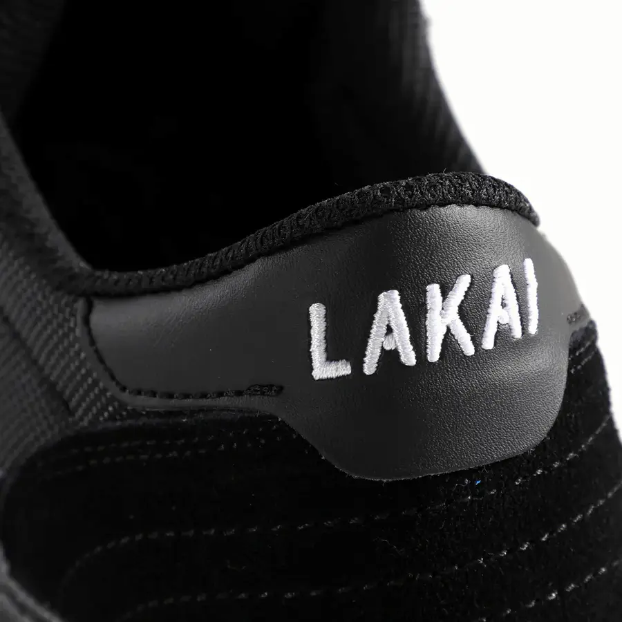 Lakai Cambridge fekete gördeszkás cipő velúr felsőrésszel és gumitalppal
